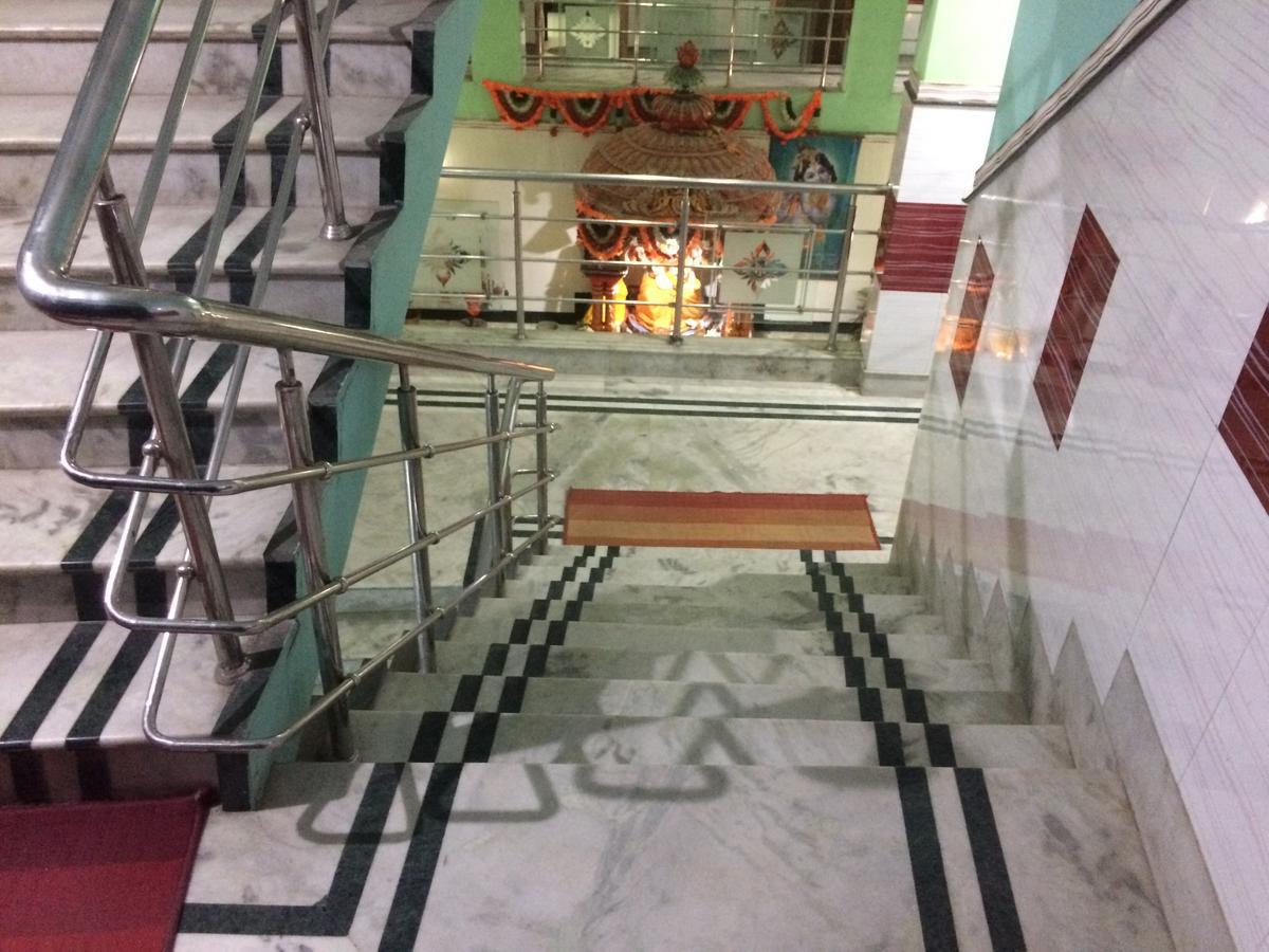 Oyo 16064 Tirupati Lodge Siliguri Dış mekan fotoğraf