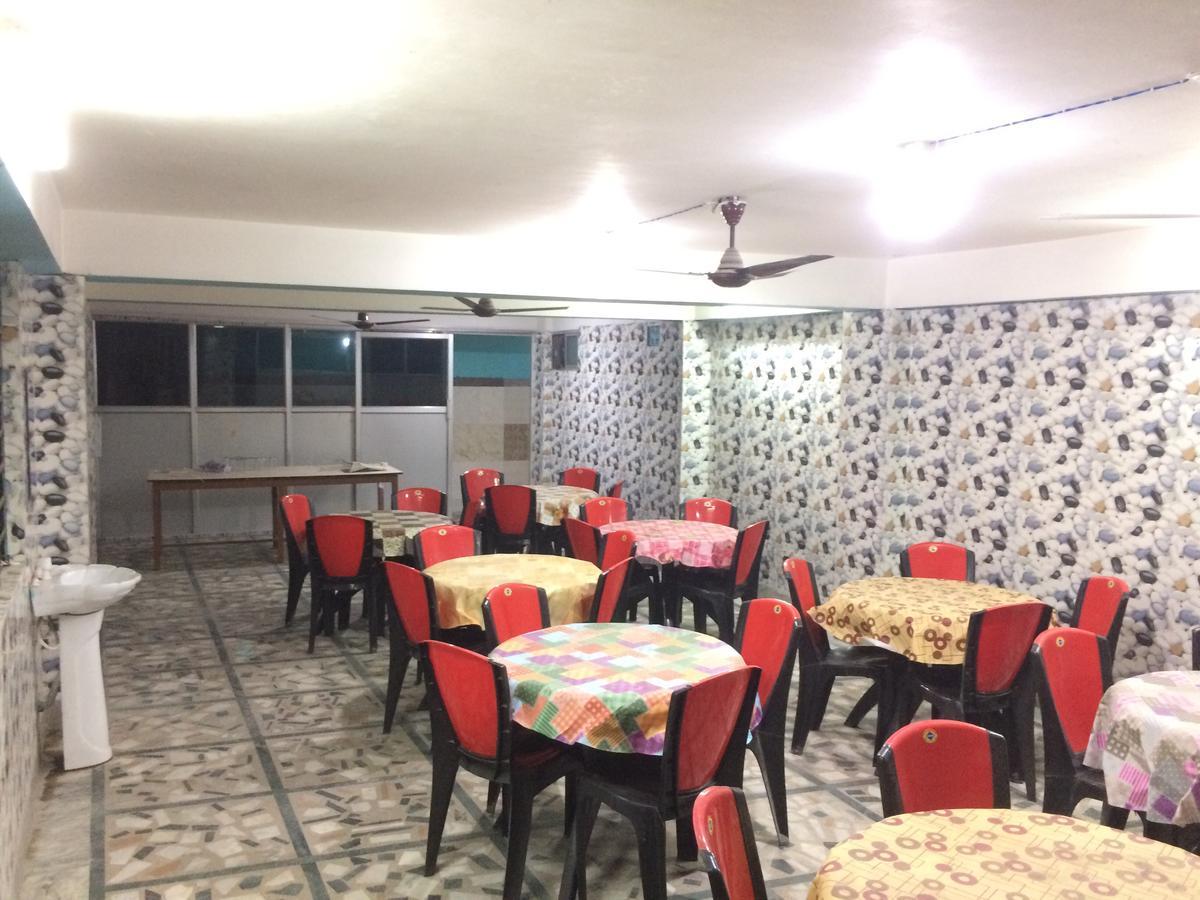 Oyo 16064 Tirupati Lodge Siliguri Dış mekan fotoğraf