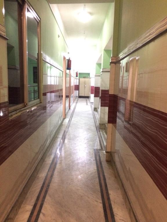 Oyo 16064 Tirupati Lodge Siliguri Dış mekan fotoğraf