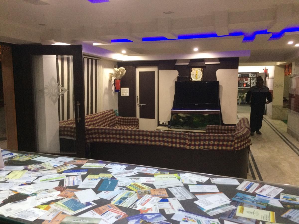 Oyo 16064 Tirupati Lodge Siliguri Dış mekan fotoğraf